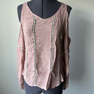 Grifflin Paris top muted rose color size Small sheer eyelet cold shoulder